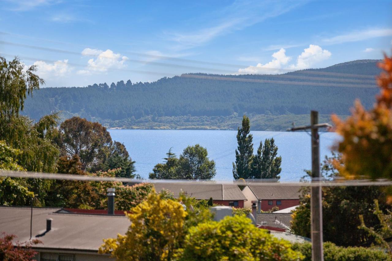 Lake Vista At Two Mile Bay- Taupo Central Home Экстерьер фото